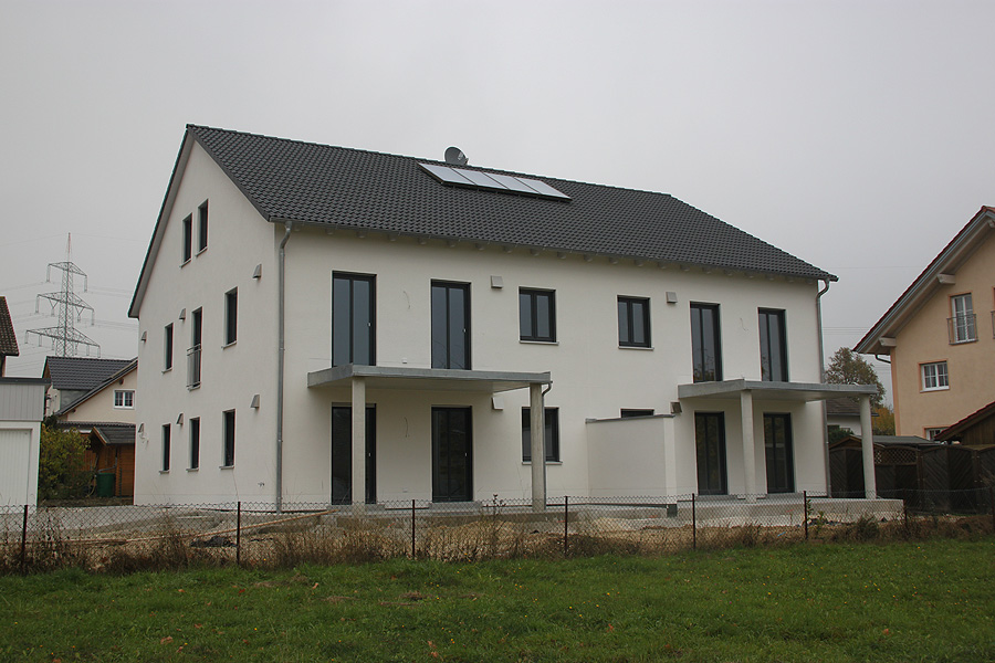 Vierfamilienhaus